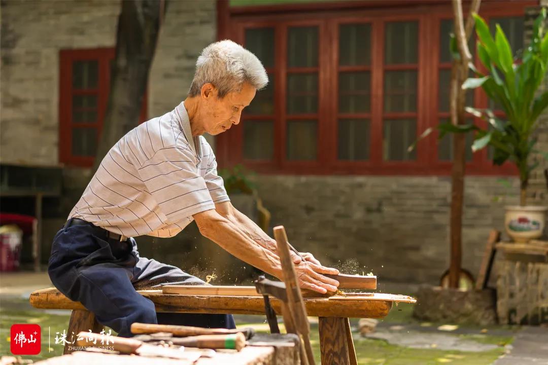 顺德碧江七旬老木匠，一双巧手&ldquo;复活&rdquo;昔日古祠堂