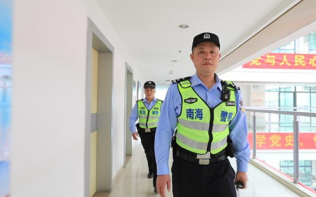 从&ldquo;钊仔&rdquo;成长为&ldquo;邝队&rdquo;，这位南海民警一心为民守平安