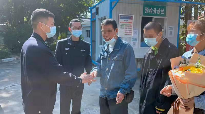 六年前儿子在南海走失，DNA匹配让一家人终于在四会团圆！