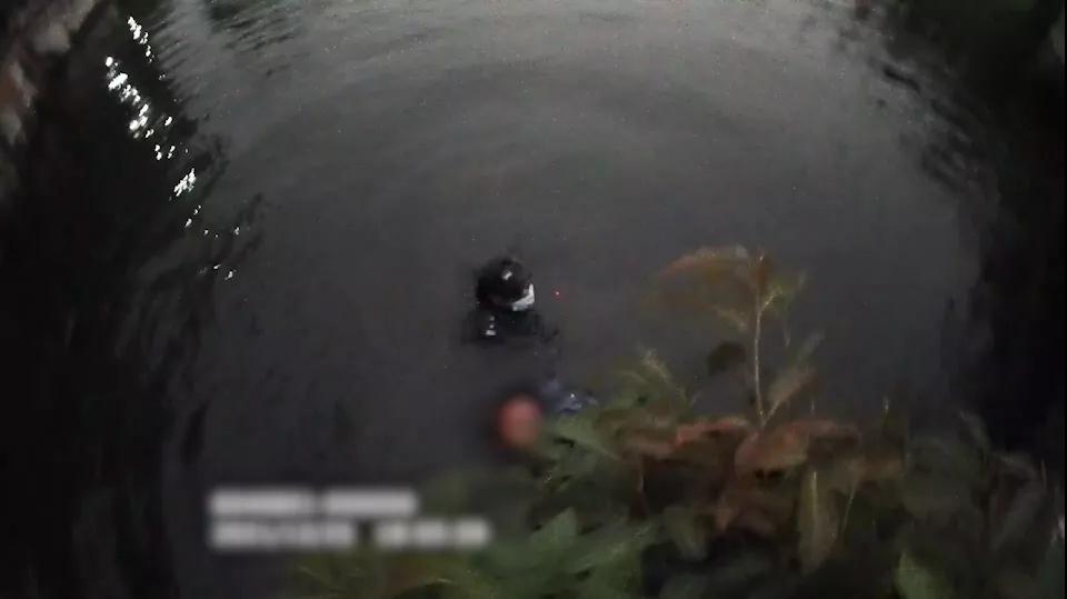 这一跃，挽回一条生命！