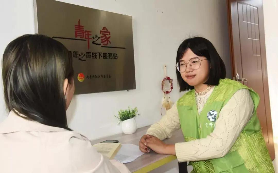 她是迷途少年的执灯者，5年内助300余名涉案青少年重获新生