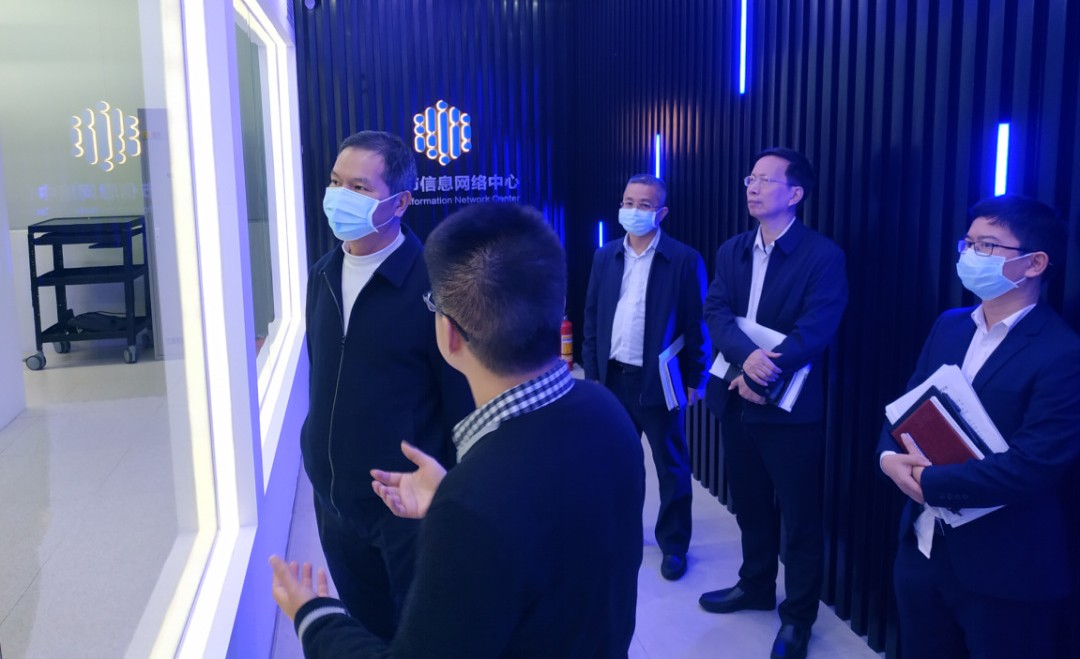 黄少文副市长调研检查节前网络安全保障工作