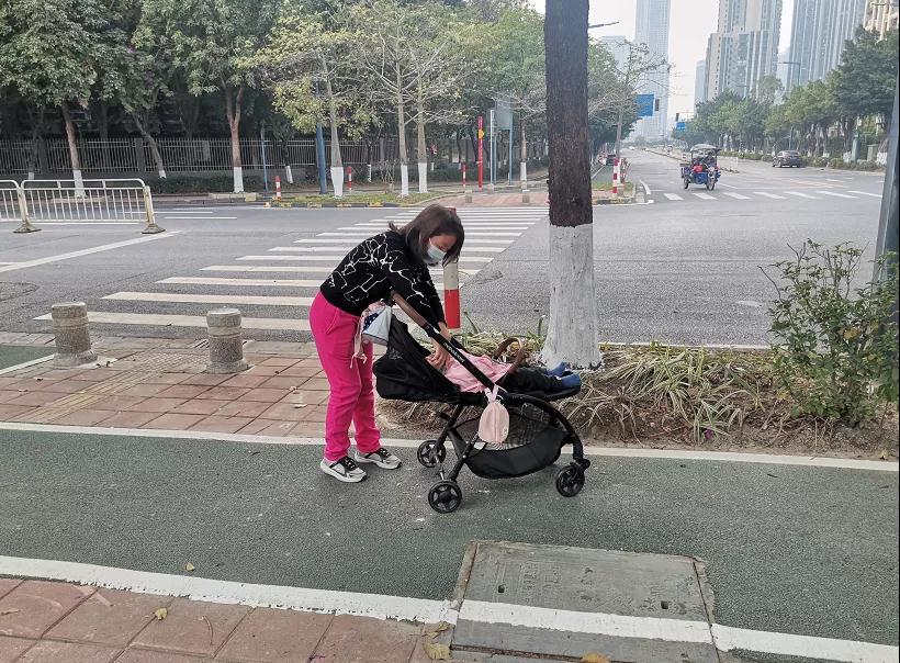 飞速疾驰为生命&ldquo;开道&rdquo;！佛山这位学生家长，为你点赞！