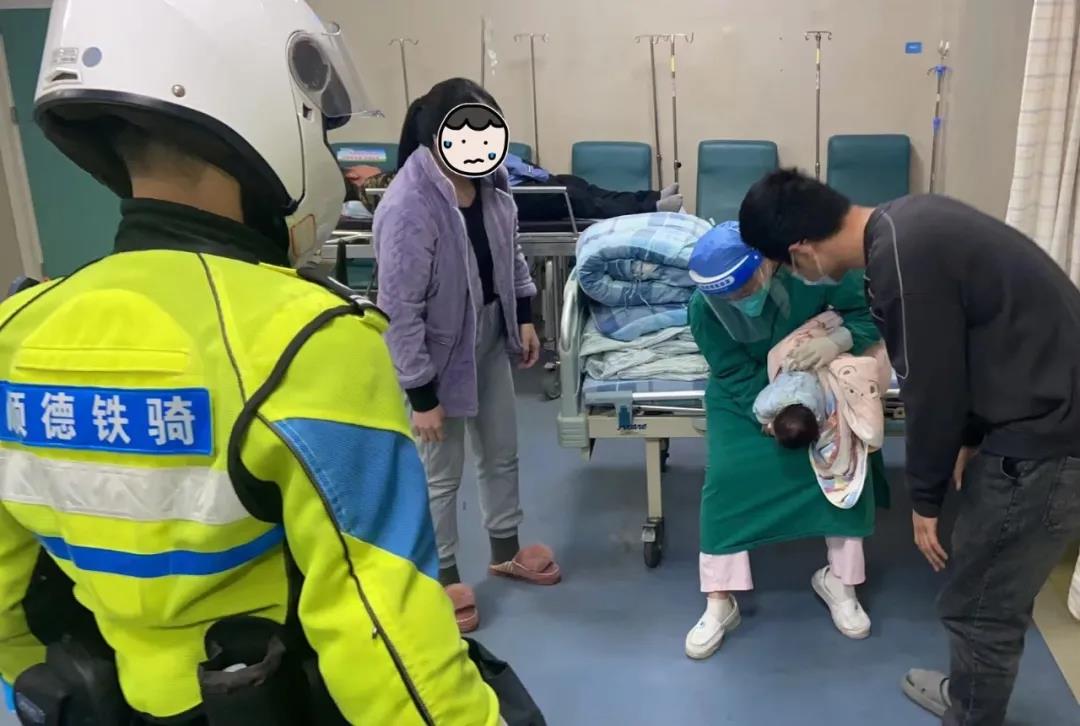 晚高峰，佛山小宝宝紧急送医，一条&ldquo;生命通道&rdquo;打开了！