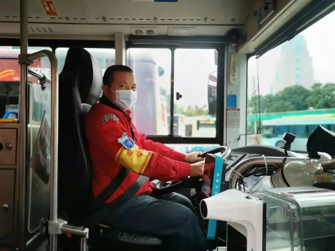春节我在岗！南海拾金不昧退役军人车长连续四年坚守在岗