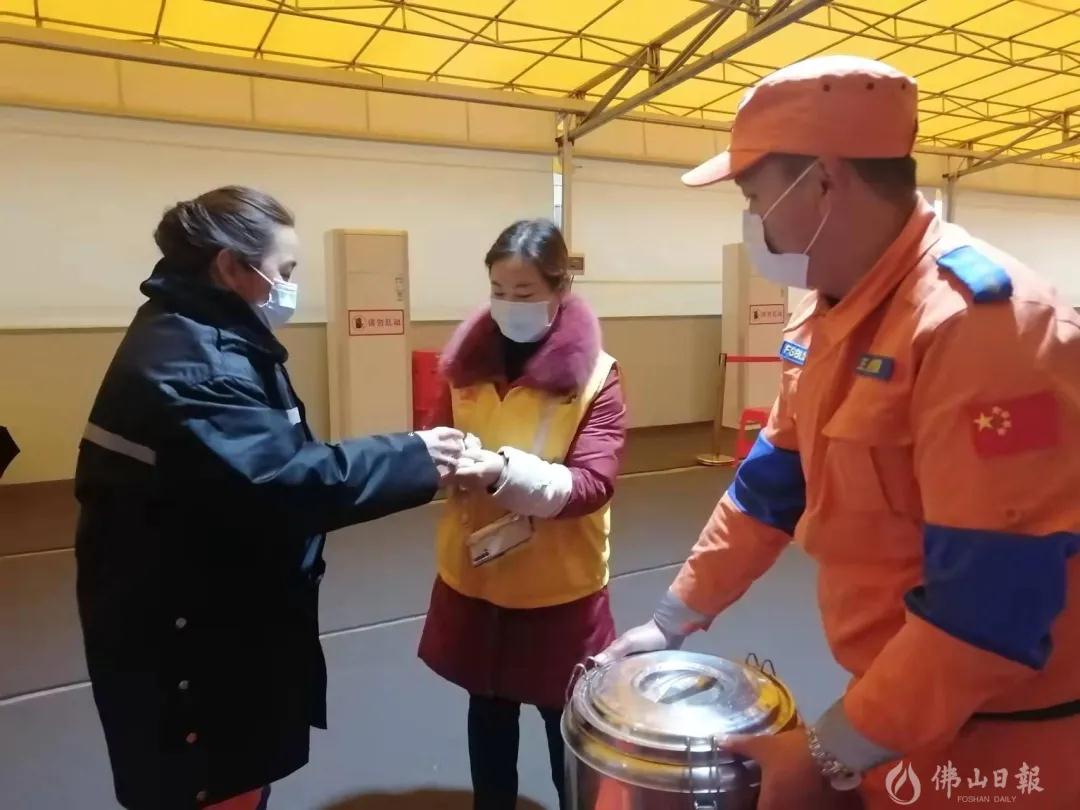 送姜茶、送爱心......寒潮来袭，佛山处处有温暖！