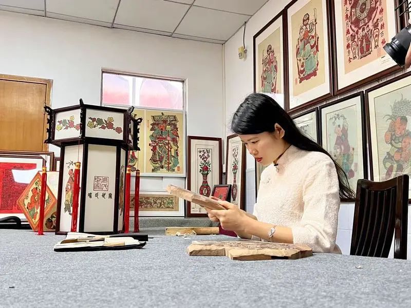 木版年画跨界游戏？看这位&ldquo;年画女侠&rdquo;如何&ldquo;圈粉&rdquo;