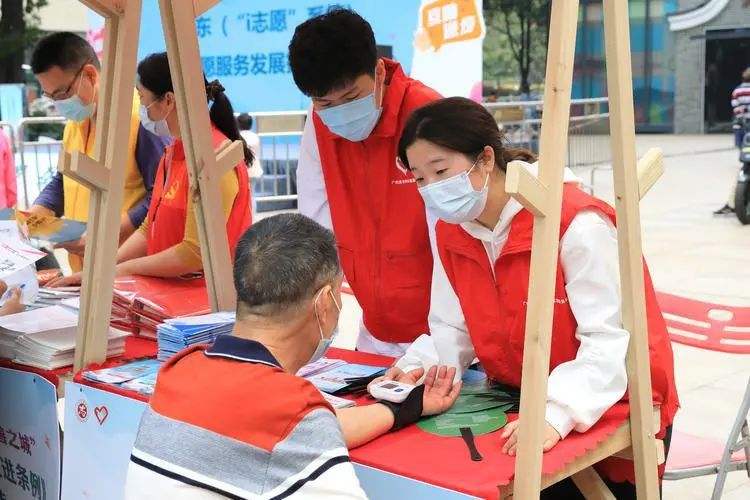 进校园开讲、为老人唱戏&hellip;佛山这支志愿服务队九年不停歇