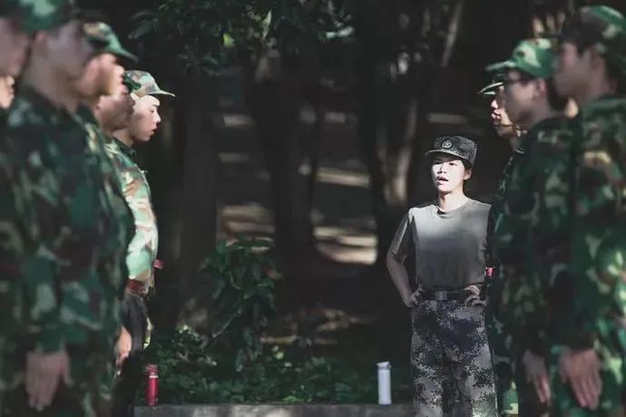 喜讯：佛山南海退役女兵获评最美军嫂！