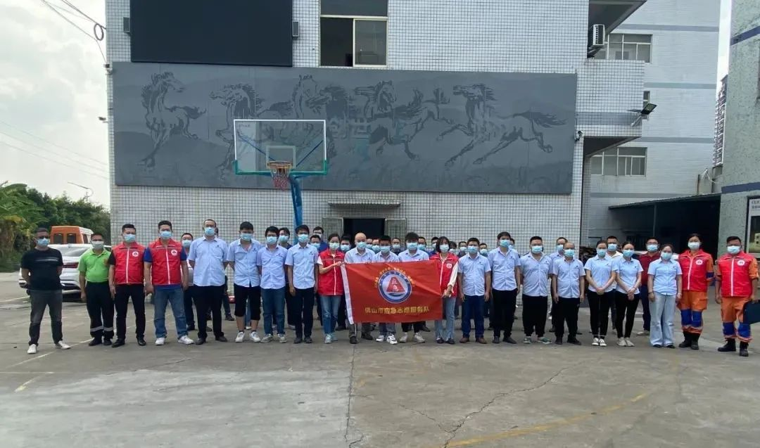 在烟雾中&ldquo;火场逃生&rdquo;！企业员工：真实，有收获