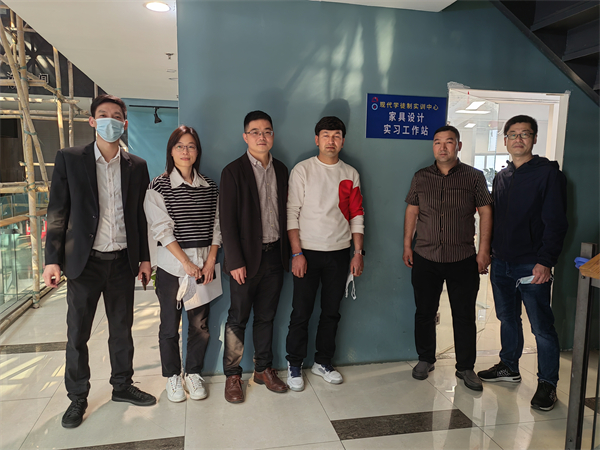 市民宗局牵线搭桥帮助新疆同胞提升家具设计制作技能