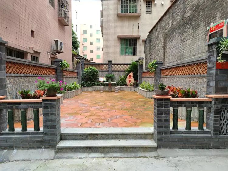 想体验移步换景、柳暗花明的感觉吗？快来这条村看看吧