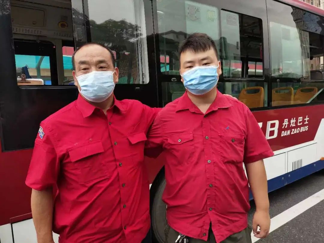 南海老班长抗疫正能量：公交父子兵，抗疫好战友