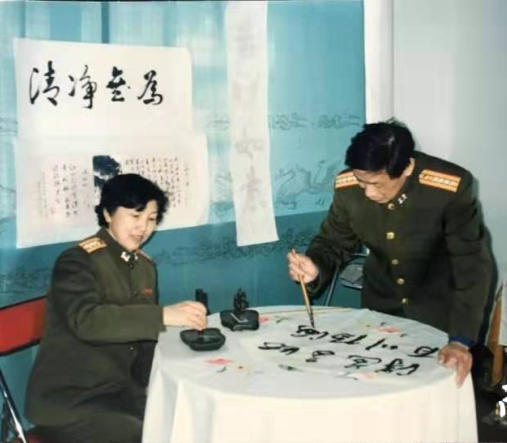 &ldquo;最浪漫的事就是和你一起慢慢变老&rdquo;｜佛山，有爱