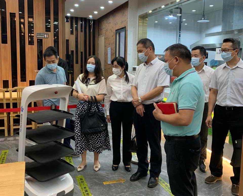 发挥人大代表主体作用，监督推动长者饭堂建设