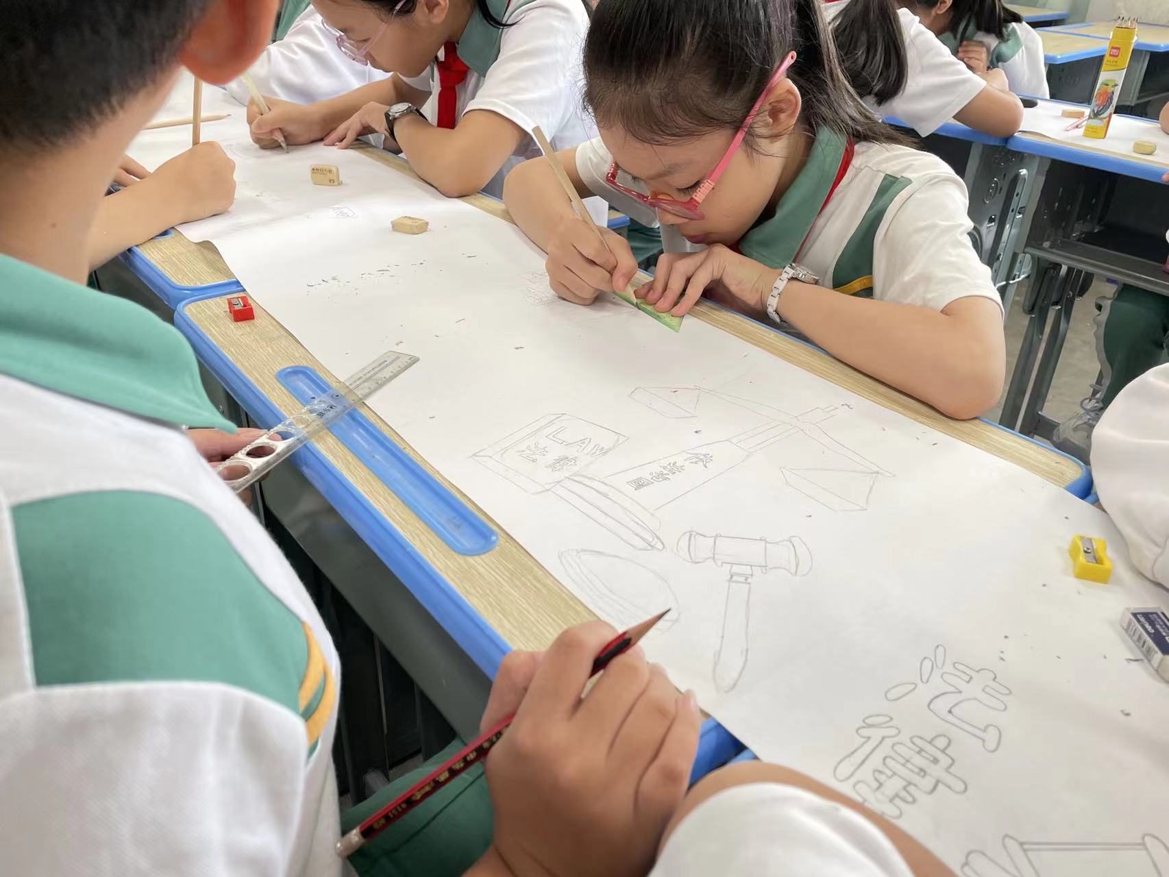 三下乡进行时：让学习法律成为兴趣走入学生课堂 