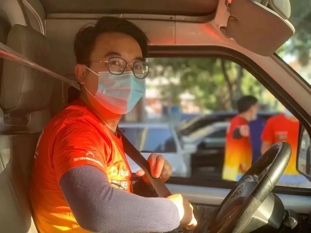 这位佛山&ldquo;暖男&rdquo;爸爸去重庆旅游，顺便还做了这件事，刷