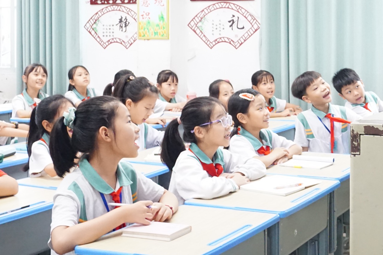 佛山学子进校园，普法义教铸未来