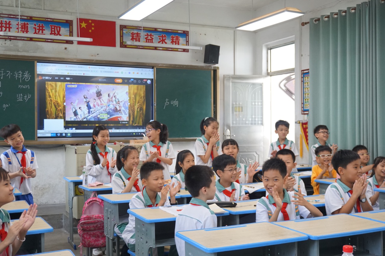 三下乡进行时：童心港湾，暖心助学