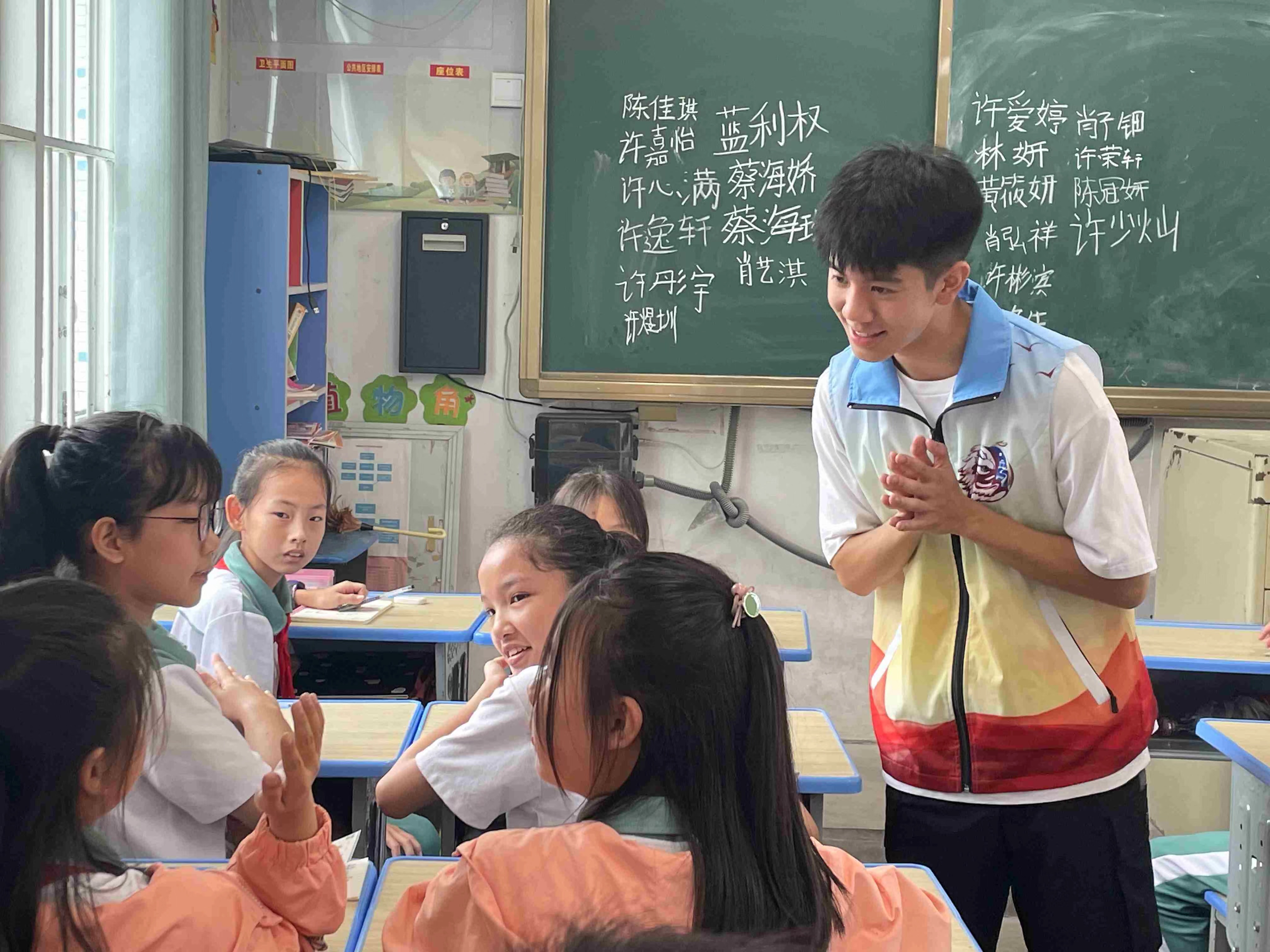 以案讲法识，筑梦未来行