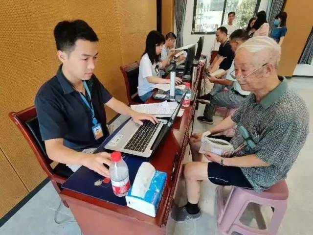 &ldquo;绿色通道&rdquo;开启，南海一站式服务军休老干部优待证办理