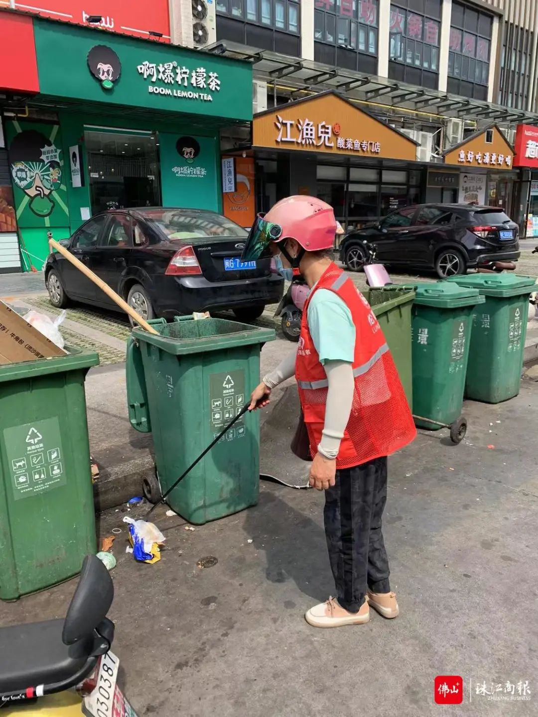 街坊变身文明劝导员
