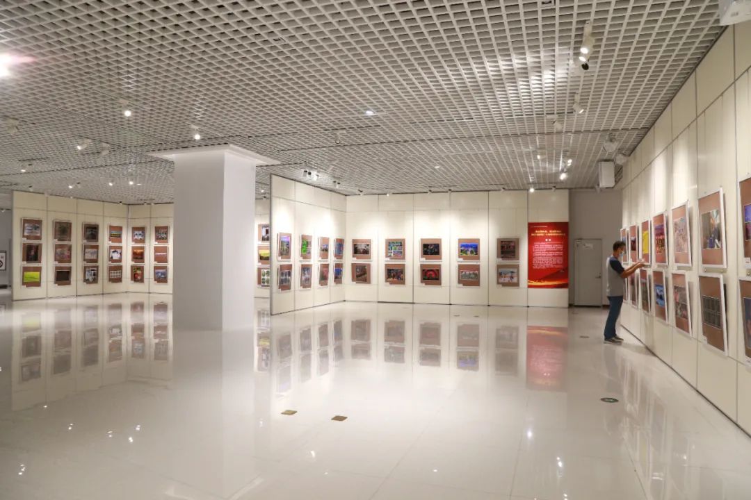 &ldquo;奋进新征程 建功新时代&rdquo;主题摄影作品展开幕
