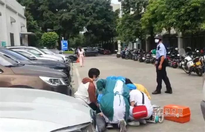 顺德一男子突发心脏骤停，她怀胎5月跪地救人&hellip;&hellip;