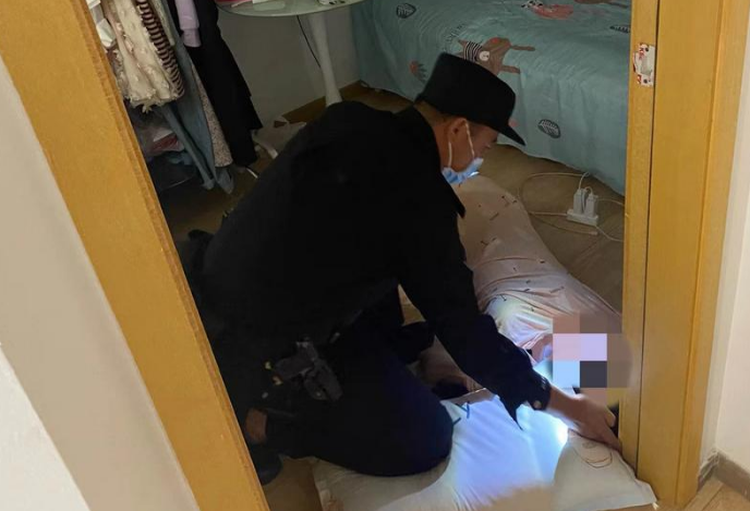 女子在家&ldquo;失联&rdquo;，民警及时救助