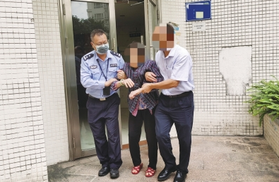 民警勇闯火场 救出被困母女