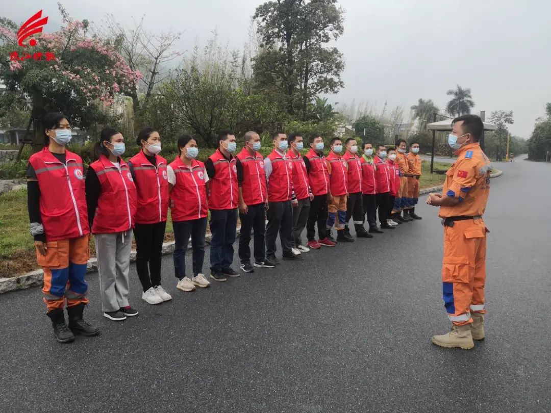 无人机、救援车、志愿者齐动员救援