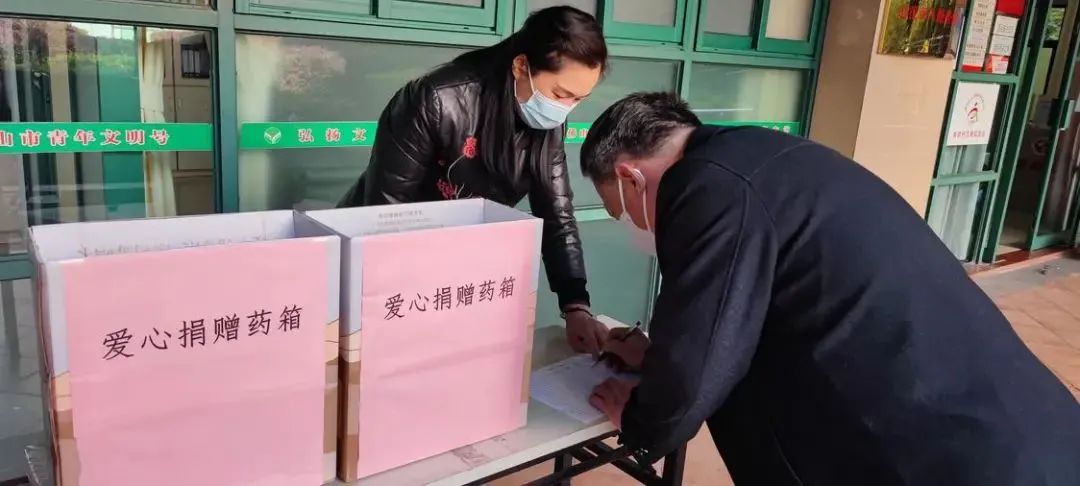 &ldquo;发烧没药吱一声！&rdquo;佛山这一幕，暖到无数网友&hellip;&hellip;