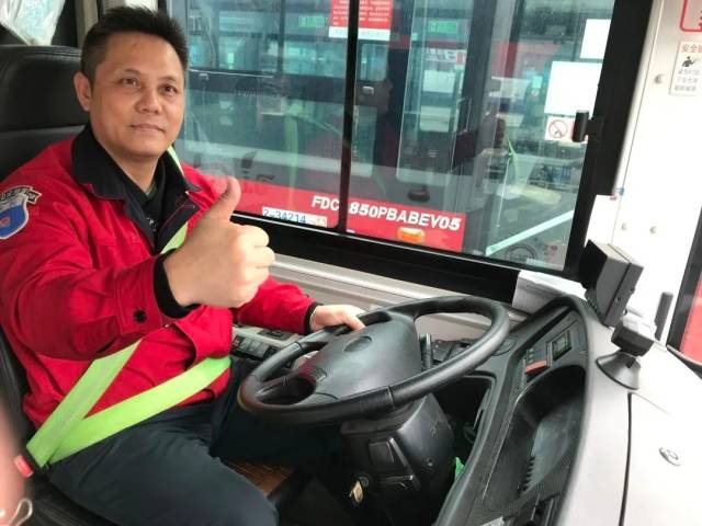 车长春节主动坚守岗位数载，尽显退役不褪色风采