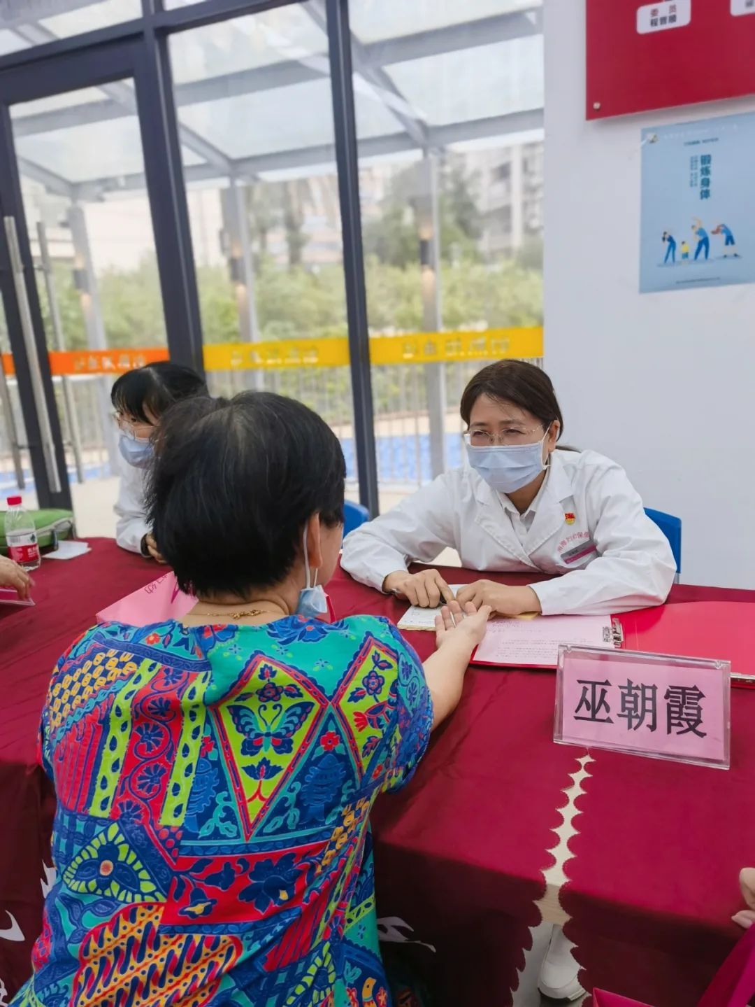 佛山好人巫朝霞：三十载白衣执甲，筑起母婴安全港湾
