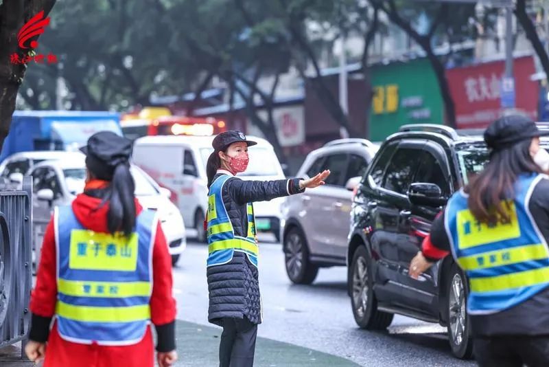 志愿之城 | 这群人守护一千多名&ldquo;儿女&rdquo;的上学路