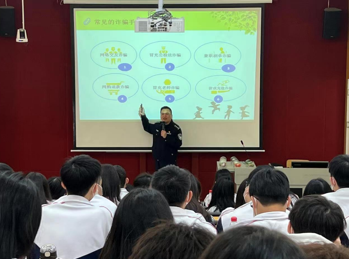 南海多个派出所接连开展禁毒反诈宣传活动