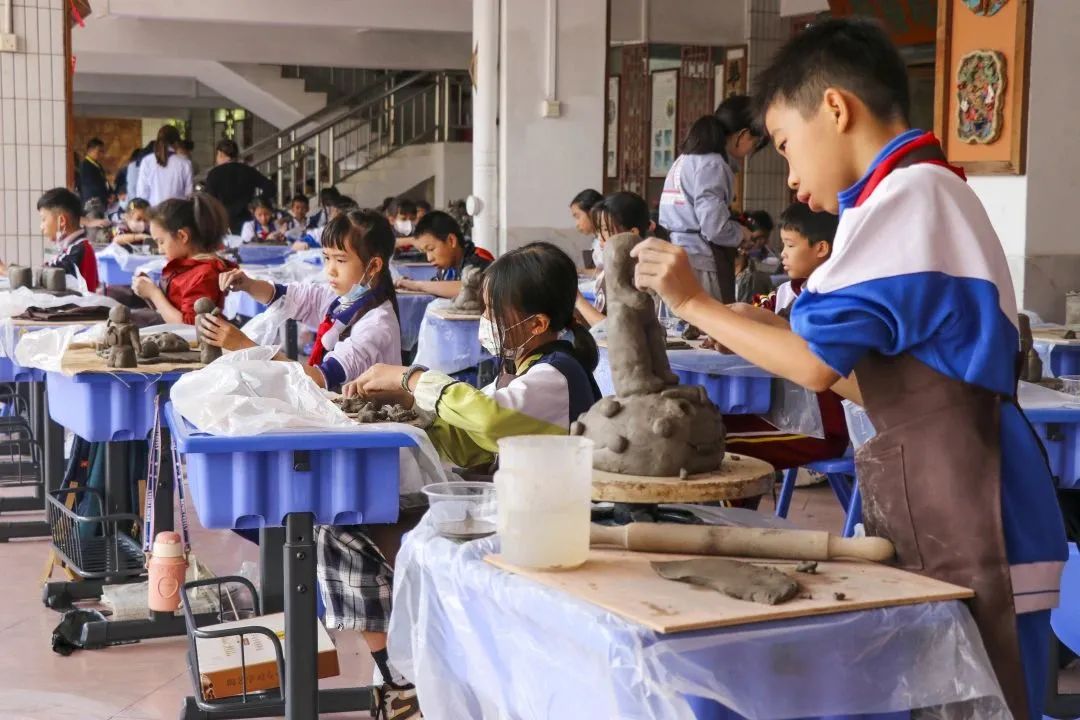 玩泥巴，他们是认真的！200多位佛山同学现场对决