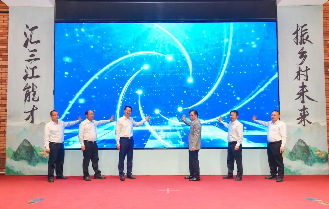 锻造&ldquo;白坭铁军&rdquo;，引领党员干部&ldquo;从春天出发，向优秀迈