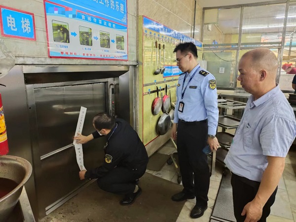 守底线、除隐患！禅城市场监管局开展餐饮行业安全生产执法检查
