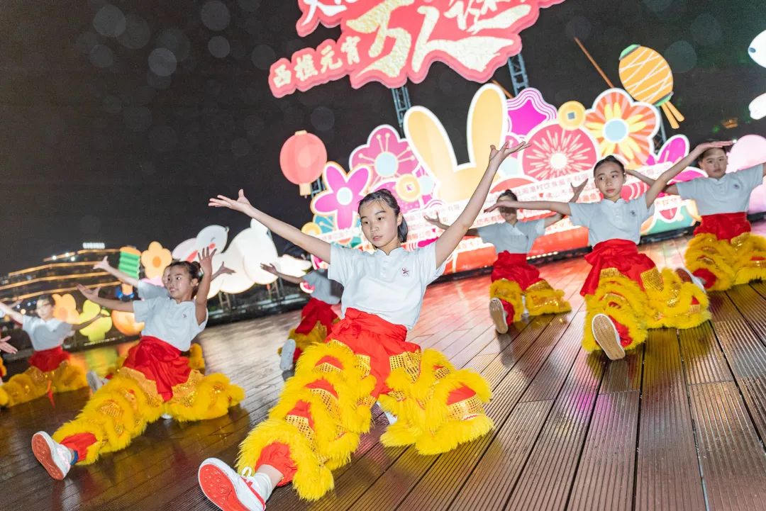 佛山人不一定都会&ldquo;无影脚&rdquo;，但他们都会跳&ldquo;醒狮操&rdquo;&rarr;