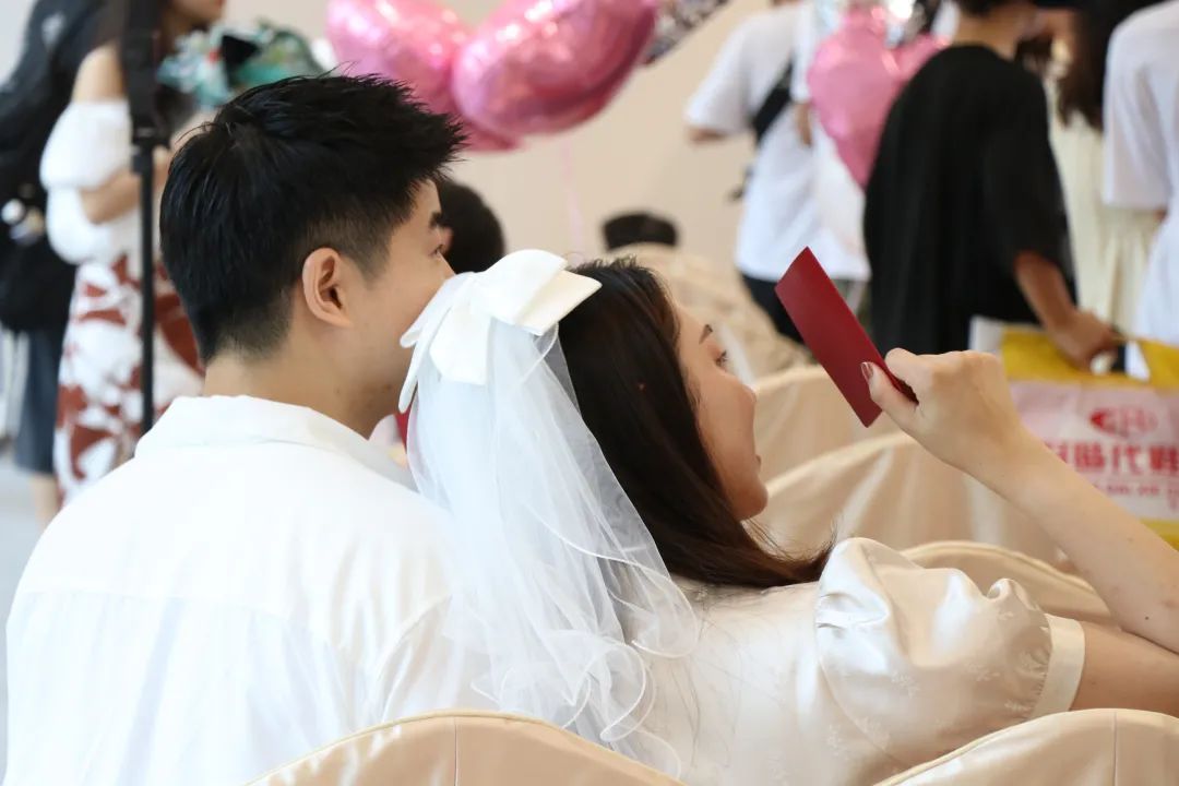甜蜜&ldquo;加码&rdquo;！5&middot;20，我们领证了！