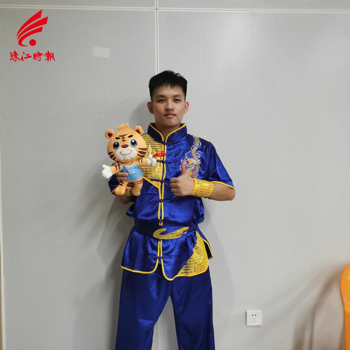 南海小伙路见不平一声吼，救下3名路人！获评广东好人！