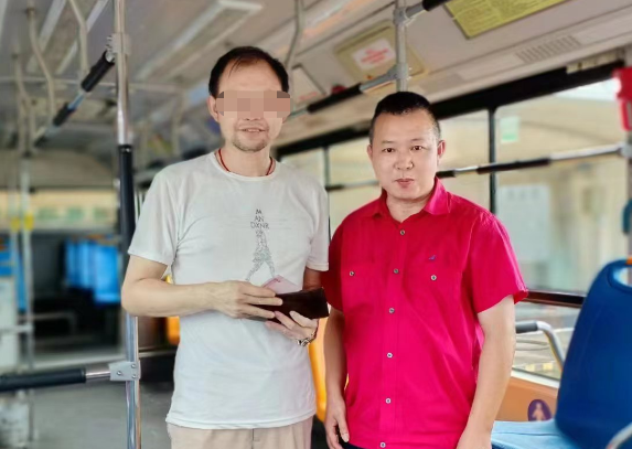 争做文明驾驶人 | 两天三起好人好事，佛山公交善举连连
