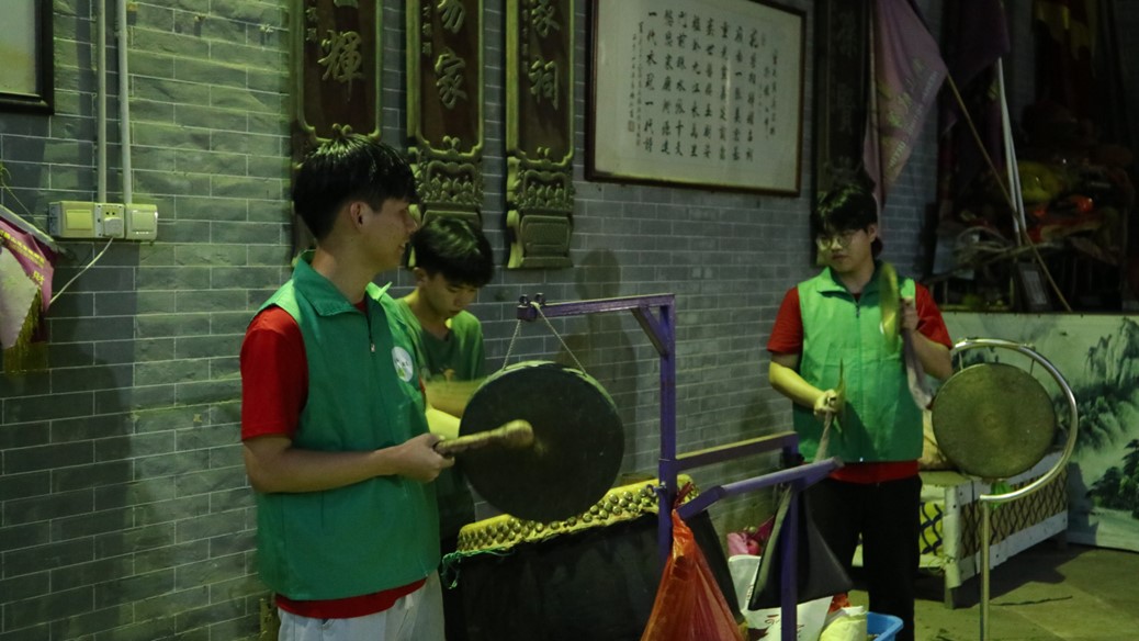 青衿致远世代传承，舞狮舞动中华精神