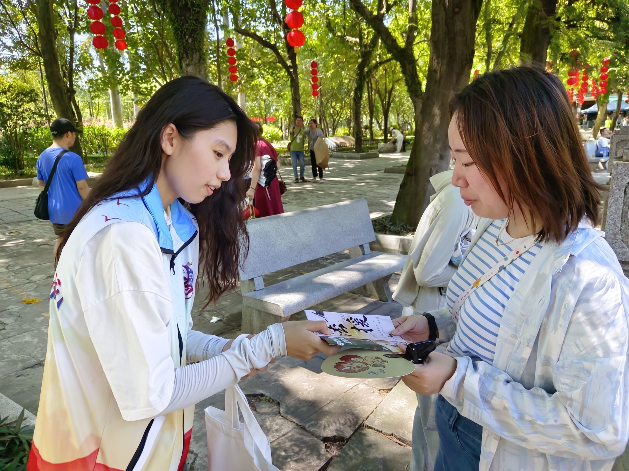 三下乡进行时：公益摆摊助力&ldquo;文&rdquo;&ldquo;法&rdquo;深度融合