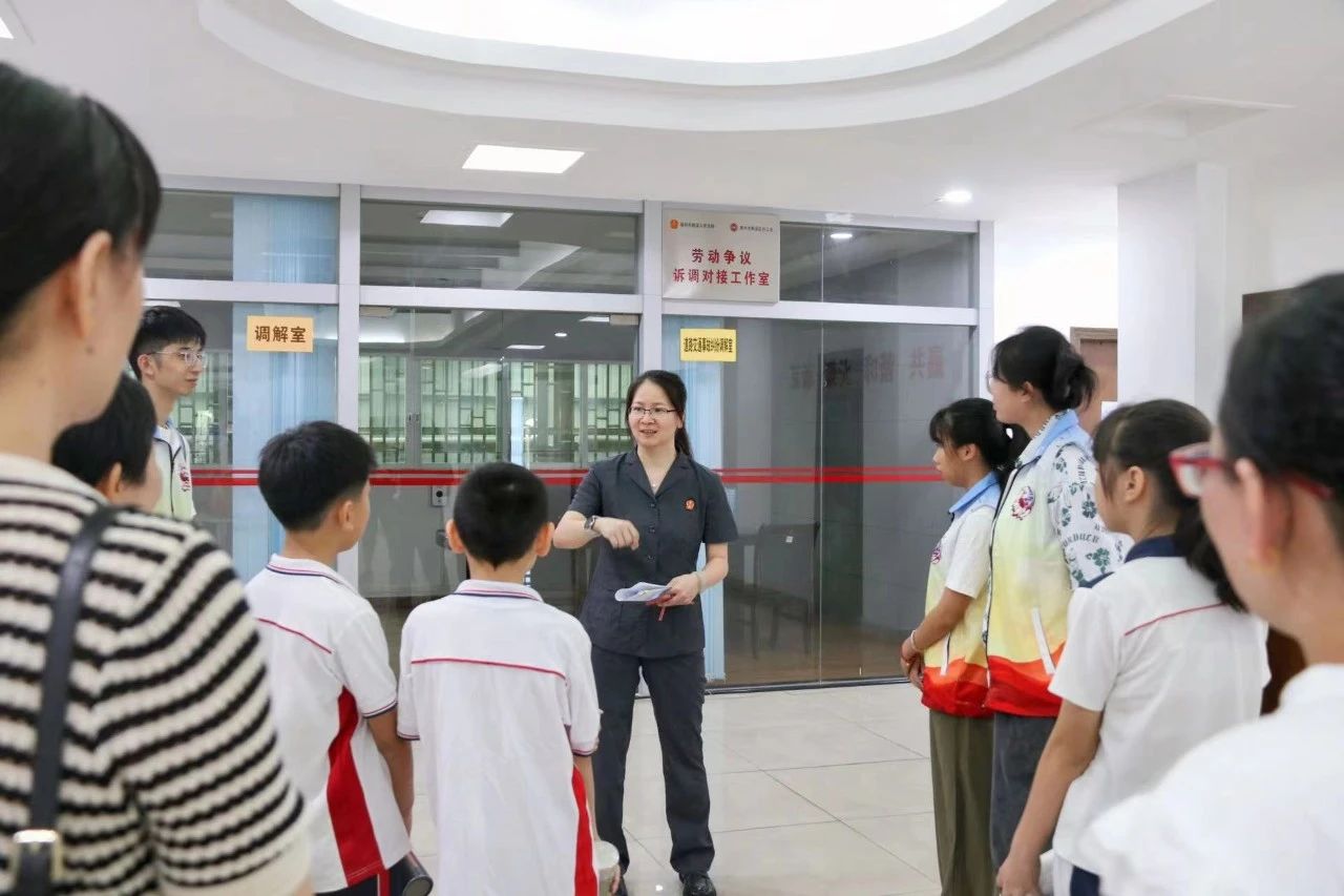佛科院法知学院法润凤城实践队三下乡进行时：让&ldquo;法治种子&rdquo;在春风里生根发芽