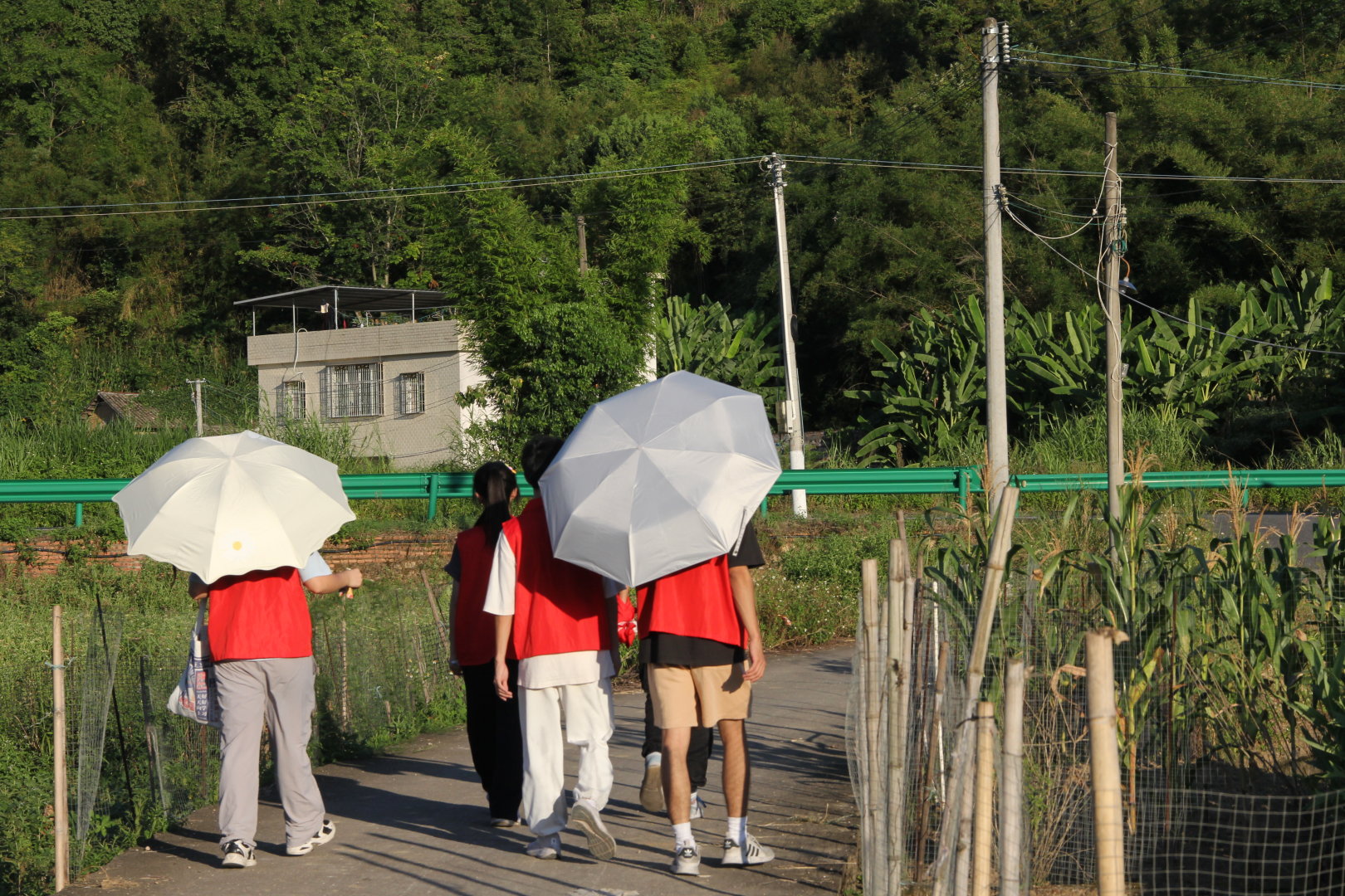 佛山科学技术学院&ldquo;长&rdquo;梦&ldquo;乐&rdquo;圆三下乡实践队：深入基层群众，探访非遗文化传承。