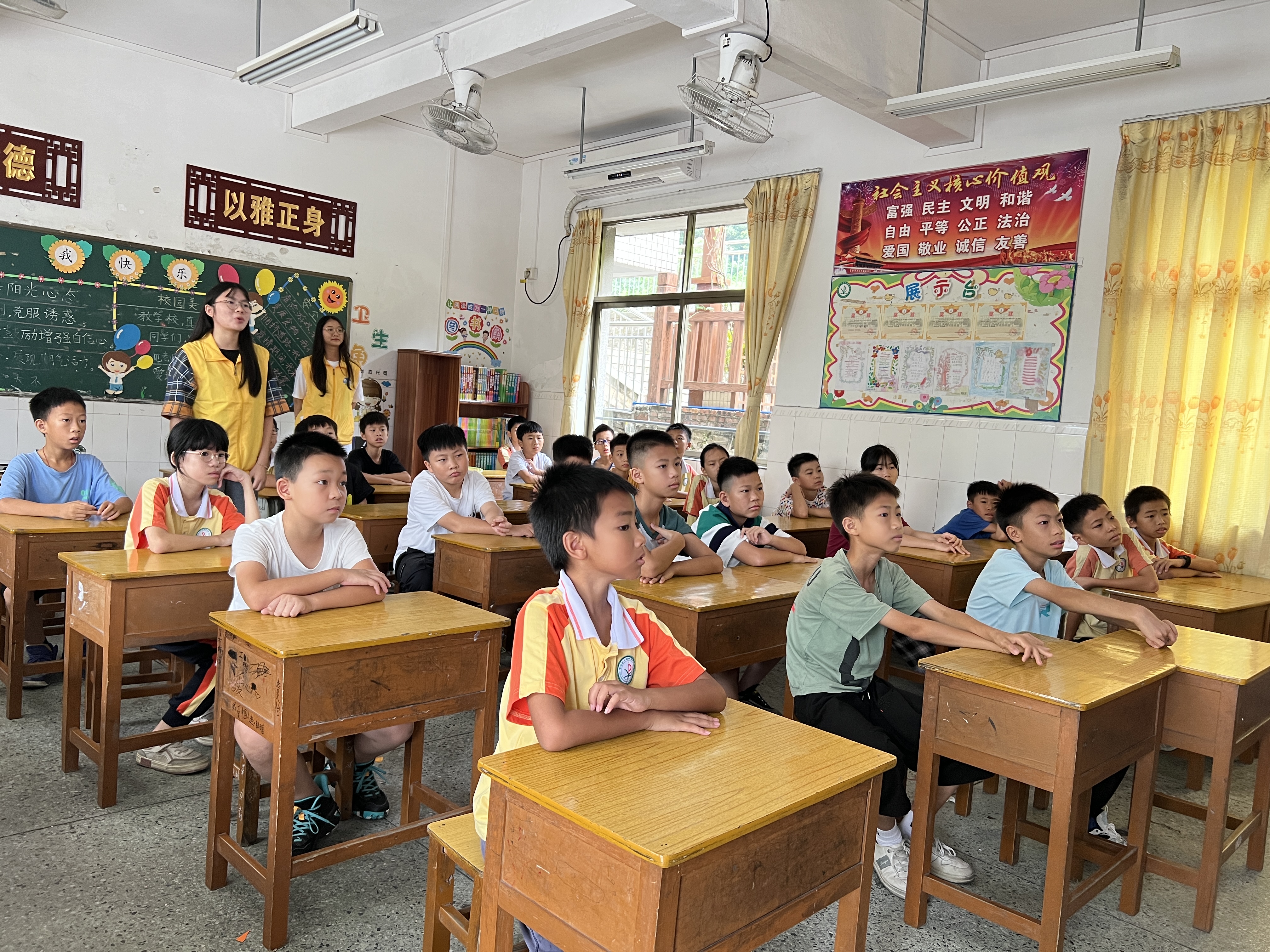 佛山学子三下乡：义教红色课堂