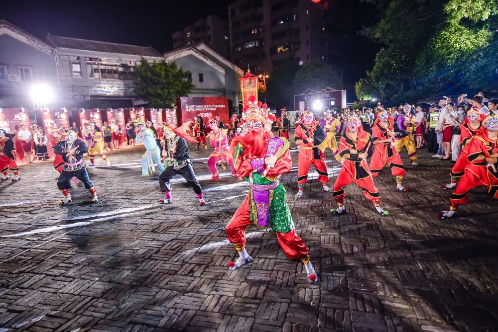 新华社聚焦！民间文化艺术激活佛山夜经济