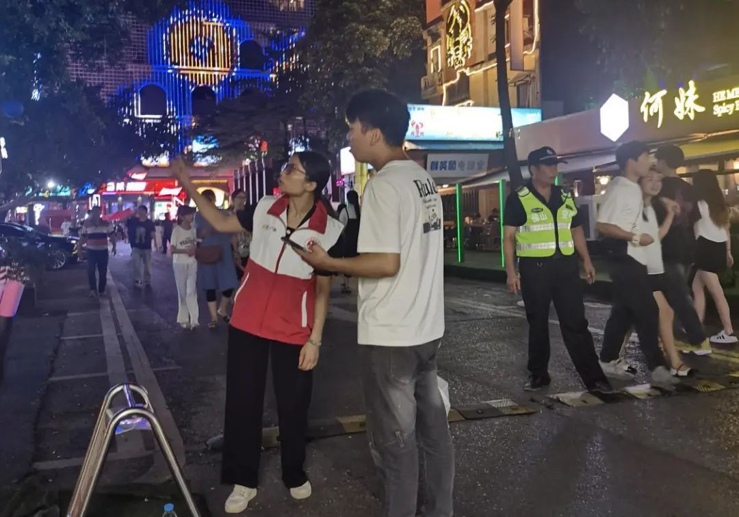佛山志愿之光照亮&ldquo;佛山之心&rdquo;